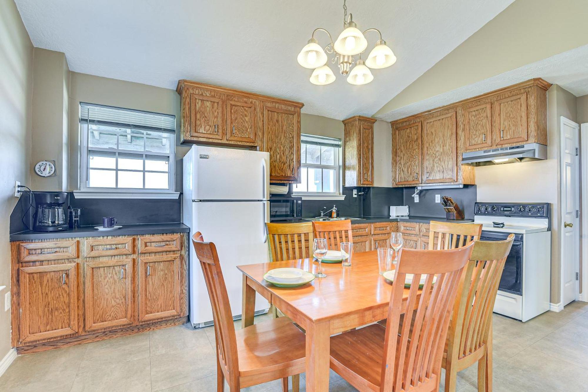 Crystal Beach Home With 2 Grills Walk To Shore! Bagian luar foto